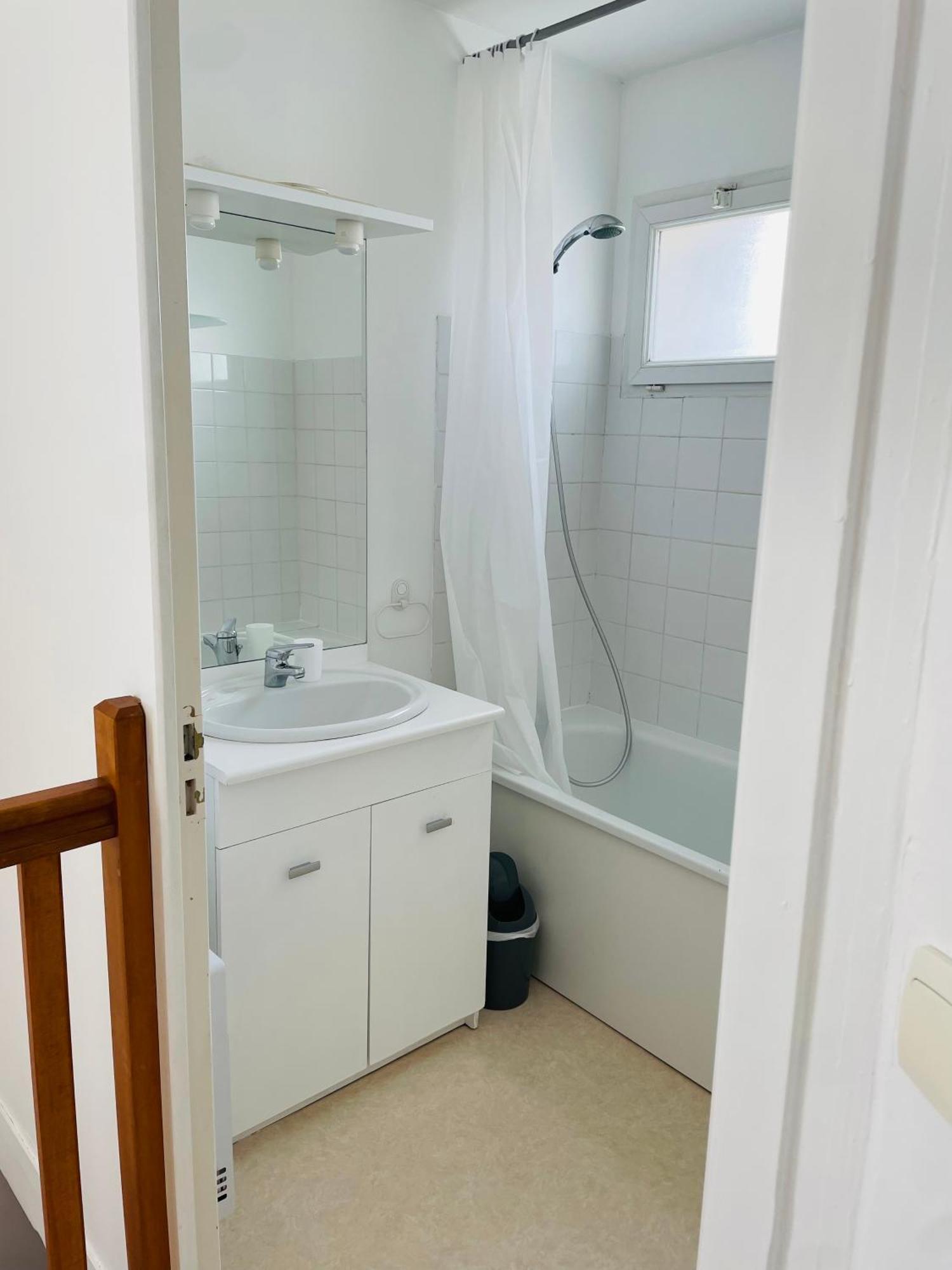 Holiday home Maison Cosy, Bien Equipee, 15 Min Futuroscope, Chu Poitiers